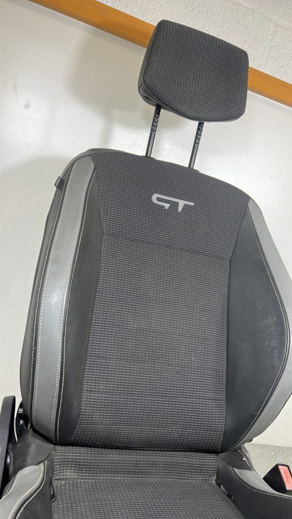 Siege avant droit RENAULT CLIO 3 PHASE 2 – 7701071785