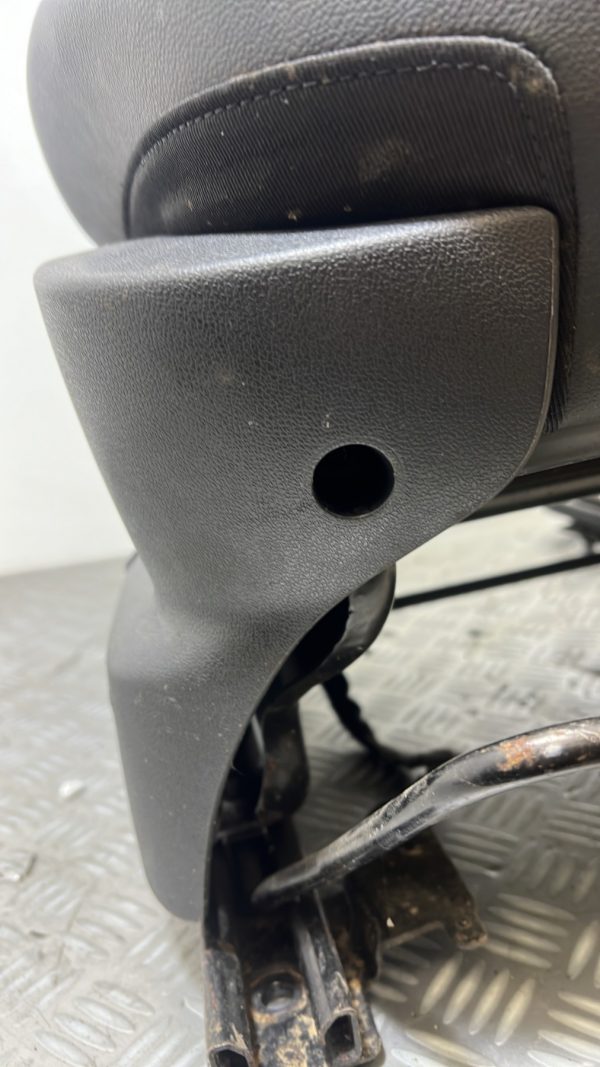 Siege avant droit RENAULT CLIO 3 PHASE 2 – 7701071785