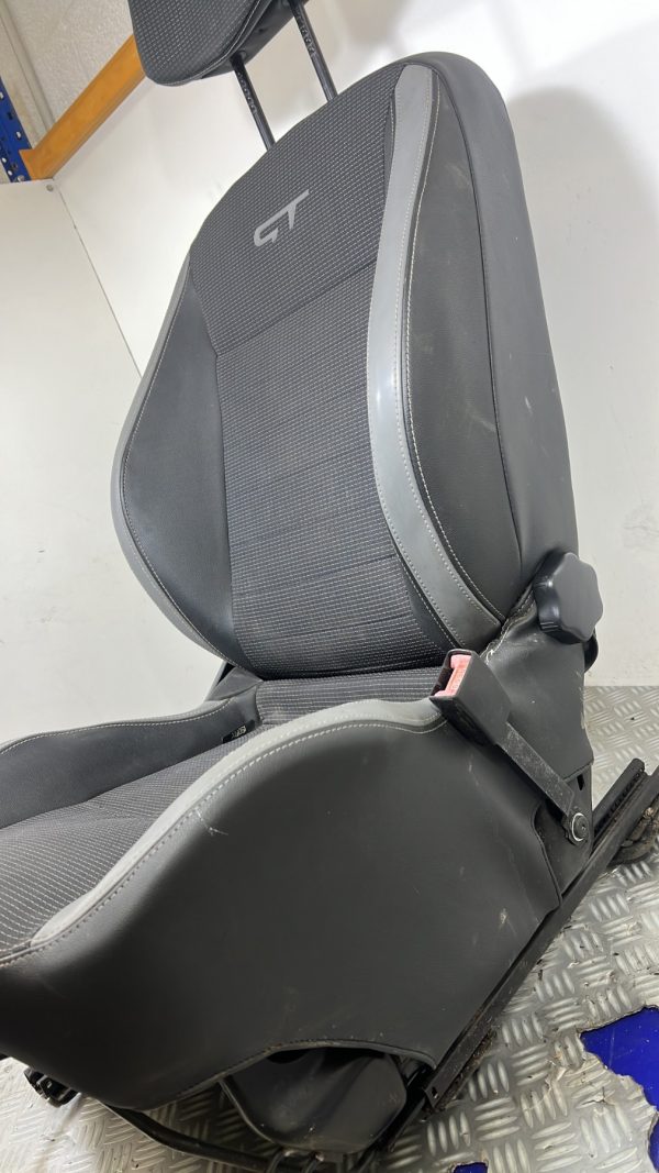 Siege avant droit RENAULT CLIO 3 PHASE 2 – 7701071785