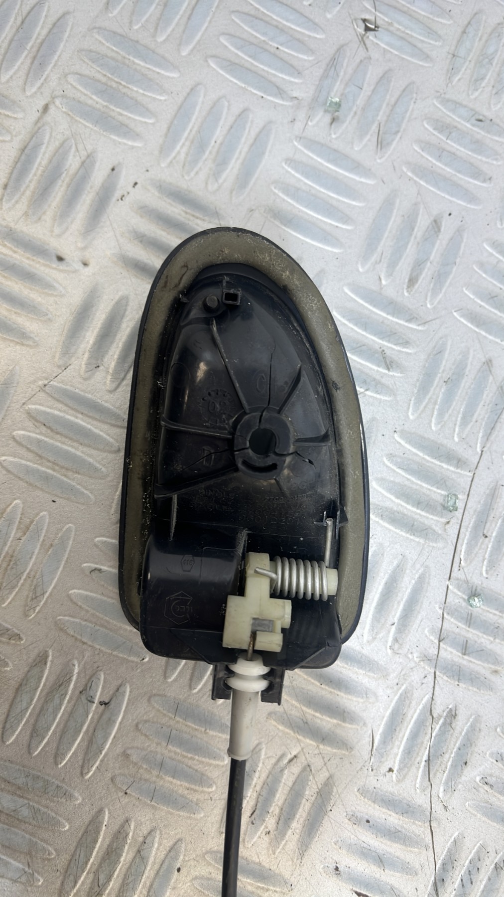 Serrure arriere gauche RENAULT CLIO 2 PHASE 1 – 7700415974