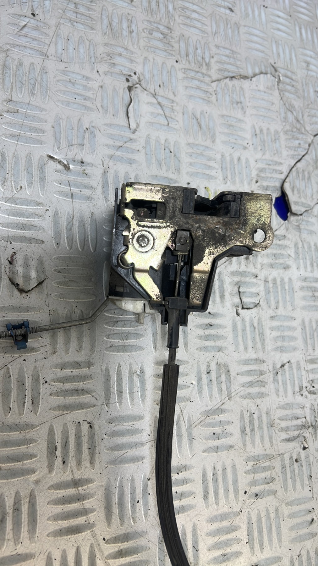 Serrure arriere droit RENAULT CLIO 2 PHASE 1 – 7700415975