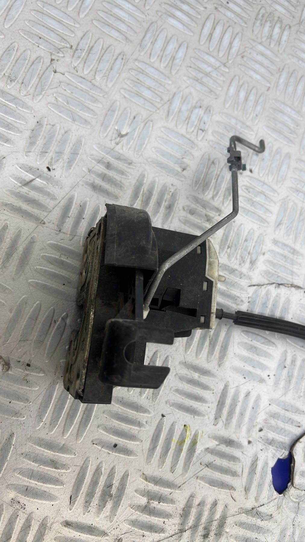 Serrure arriere droit RENAULT CLIO 2 PHASE 1 – 7700415975