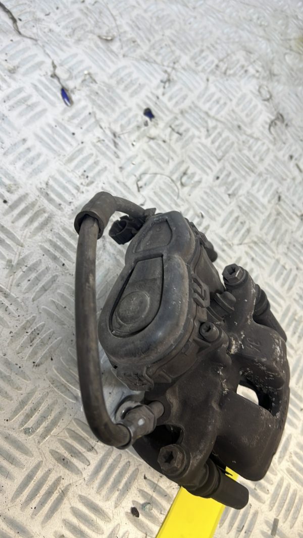 Etrier arriere gauche (freinage) MERCEDES CLASSE A 176 PHASE 2 – A0004232381