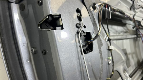 Porte avant gauche BMW SERIE 1 E88 CABRIO – 41007207445