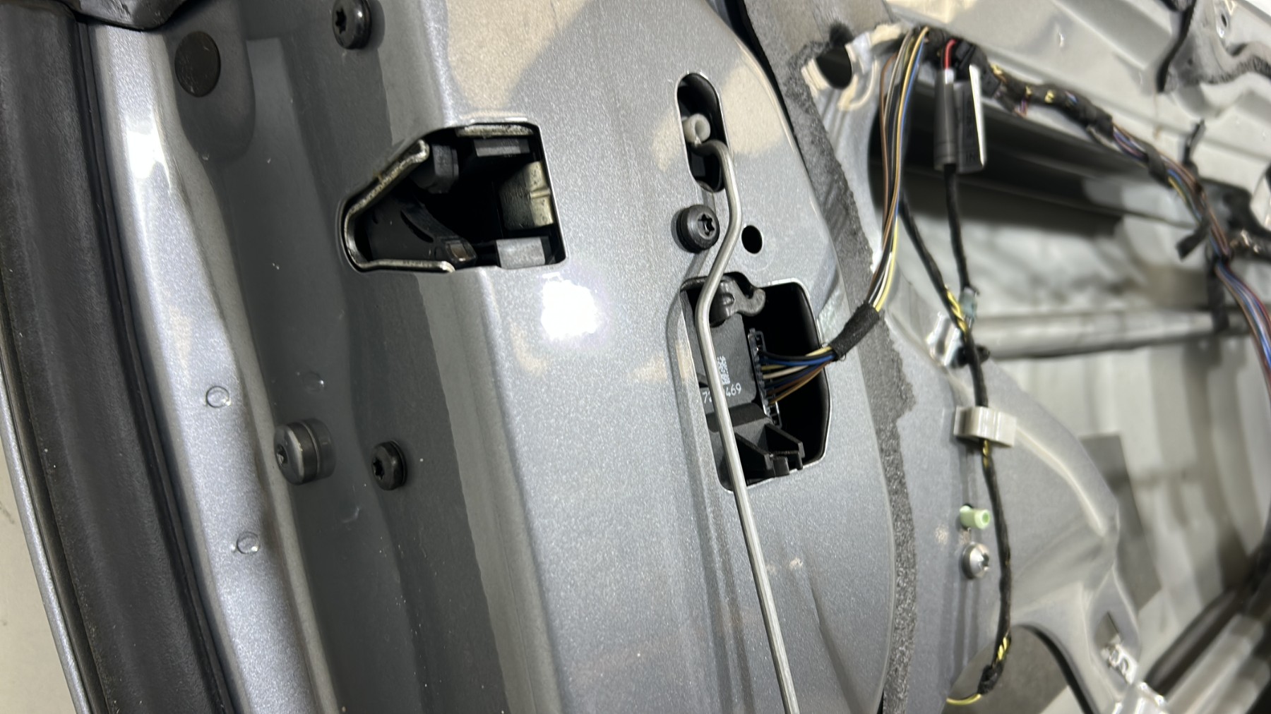 Porte avant gauche BMW SERIE 1 E88 CABRIO – 41007207445