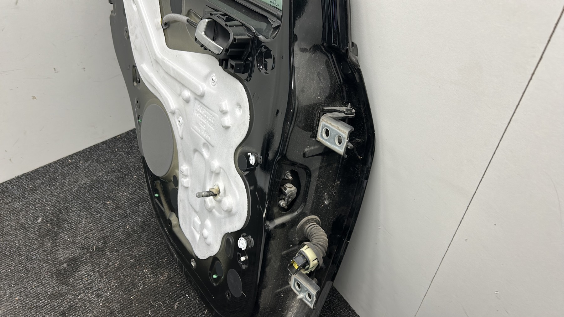 Porte arriere gauche PEUGEOT 208 1 PHASE 2 – 9671907580