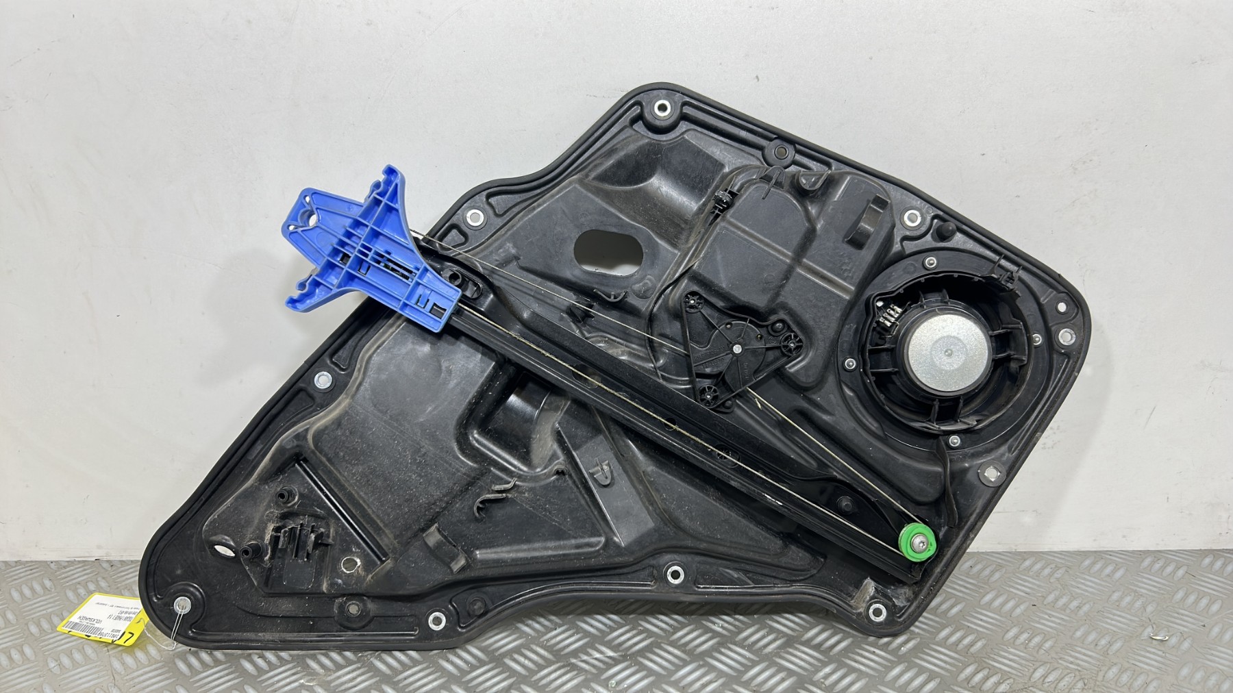 Leve vitre electrique arriere droit VOLKSWAGEN TIGUAN 1 PHASE 1 – 5N0839730F