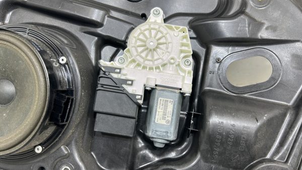 Leve vitre electrique arriere gauche VOLKSWAGEN TIGUAN 1 PHASE 1 – 5N0839729F
