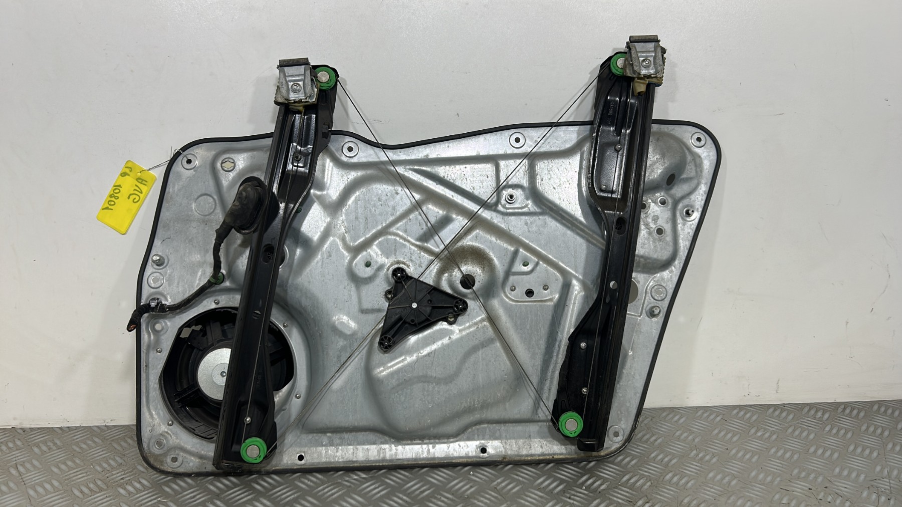 Leve vitre electrique avant gauche VOLKSWAGEN TIGUAN 1 PHASE 1 – 5N1837729A