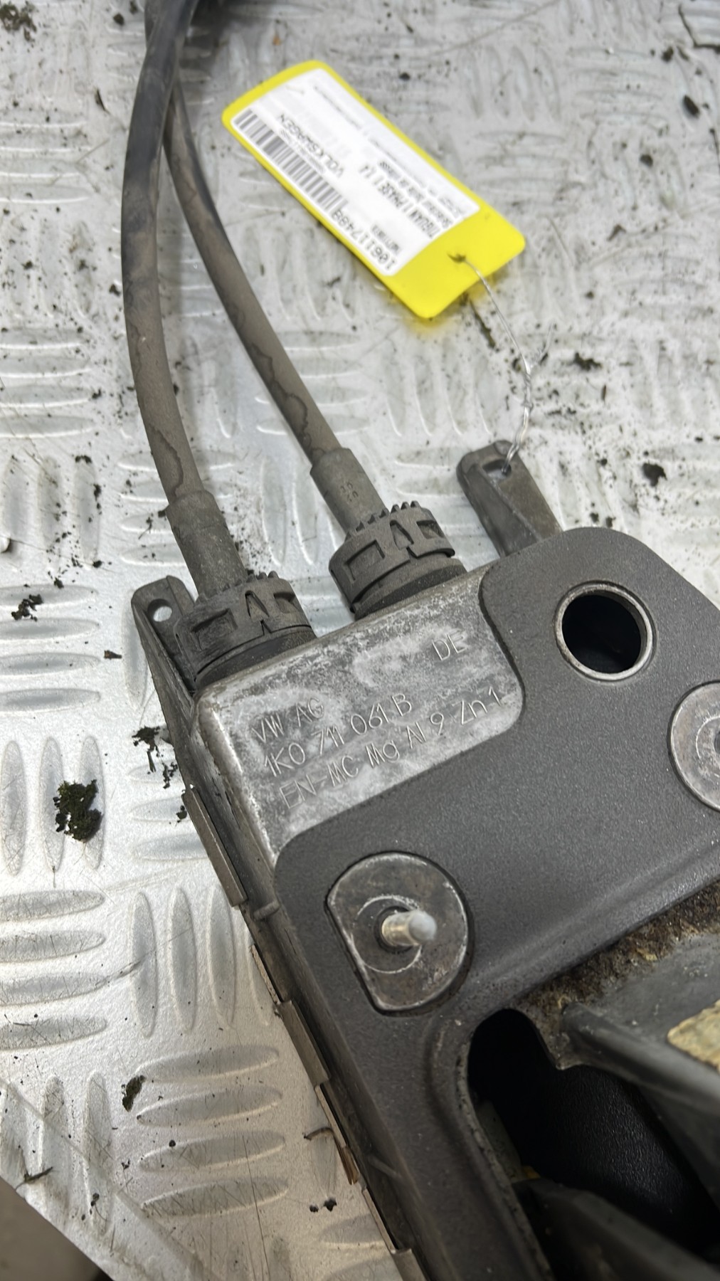 Selecteur boite de vitesse VOLKSWAGEN TIGUAN 1 PHASE 1 – 1K0711061B