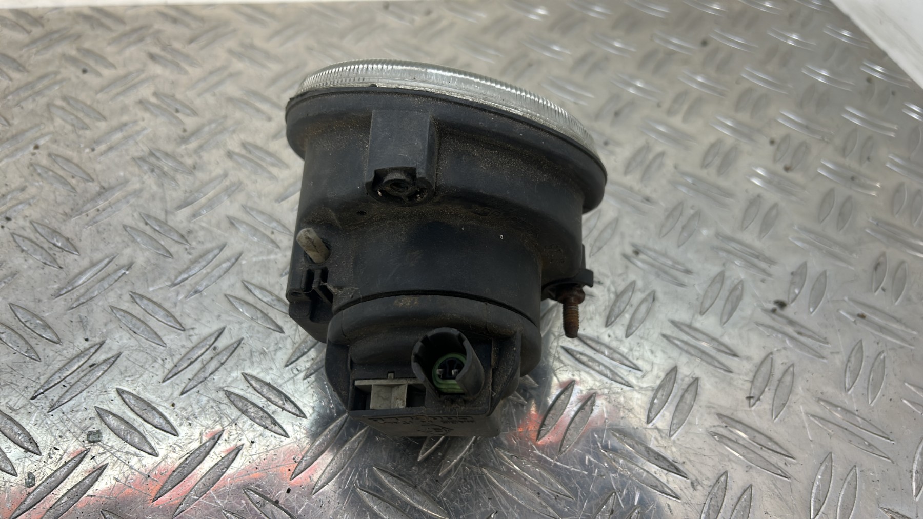 Anti brouillard gauche (feux) RENAULT CLIO 2 PHASE 1 – 7700838255