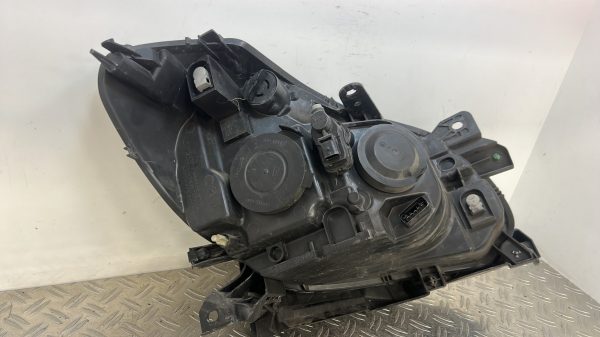 Optique avant principal gauche (feux)(phare) RENAULT CLIO 3 PHASE 1 – 8200865321