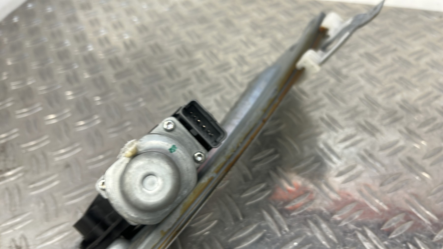 Leve vitre electrique arriere droit CITROEN C4 – 121796ARD