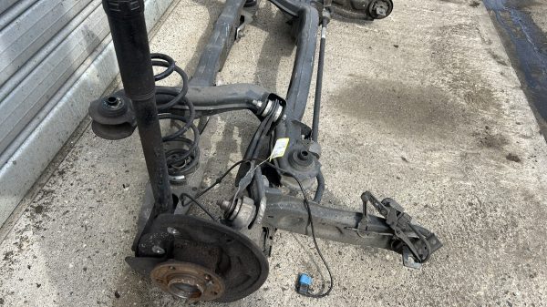 Train arriere complet MERCEDES CLASSE A 176 PHASE 2 – A2463501108