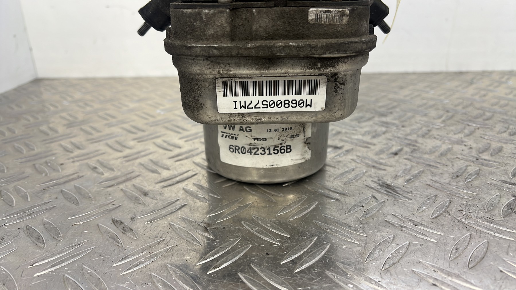 Pompe de direction VOLKSWAGEN POLO 5 PHASE 1 – 6R0423156B