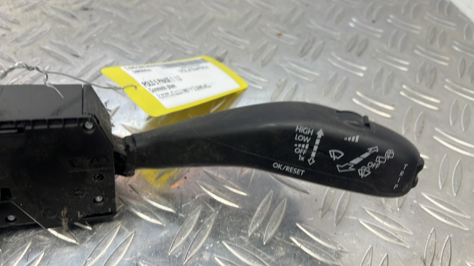 Commodo phare VOLKSWAGEN POLO 5 PHASE 1 – 6Q0953503EA