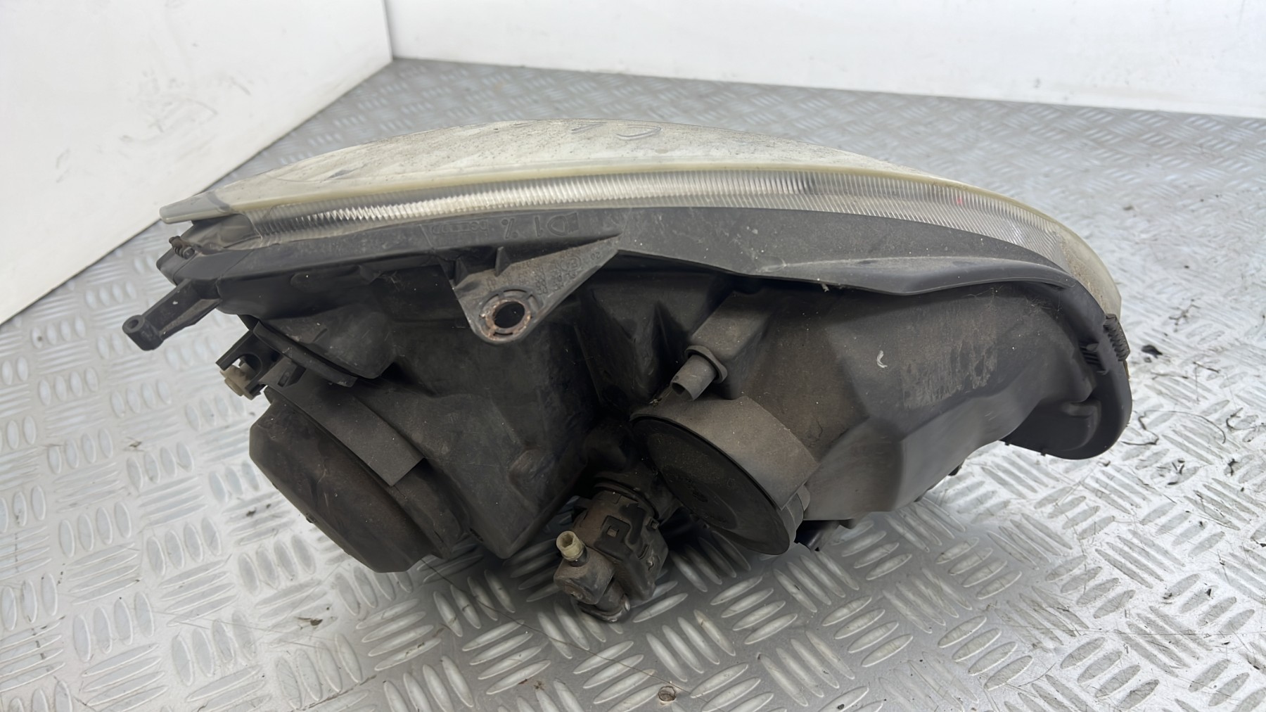Optique avant principal gauche (feux)(phare) RENAULT CLIO 2 PHASE 2 – 15601900