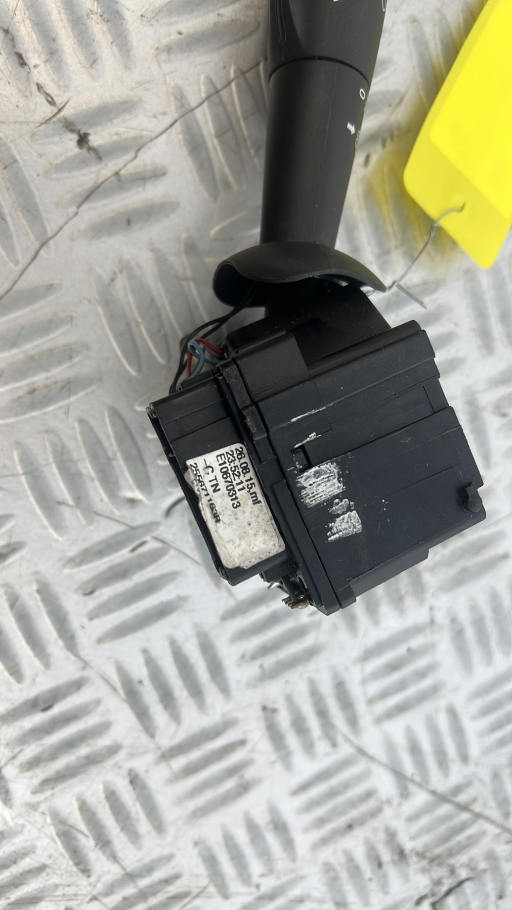 Commodo d’essuie glaces RENAULT CLIO 4 PHASE 1 – 255671163R