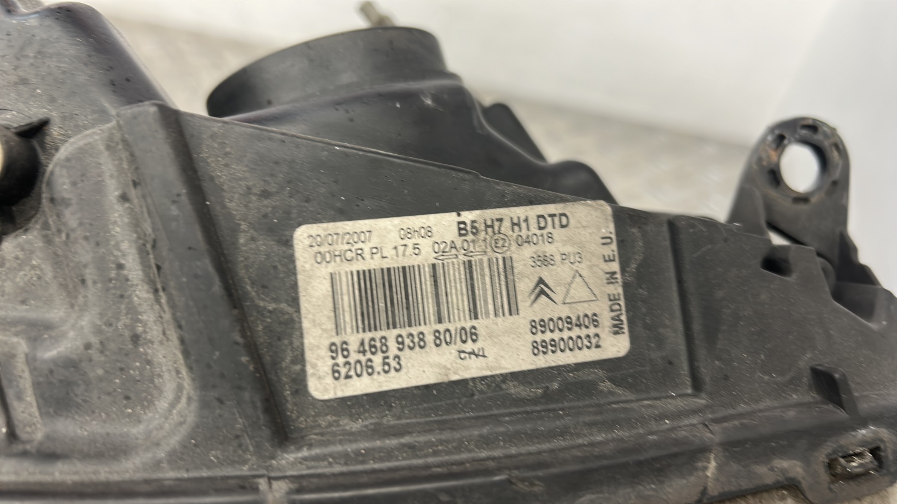 Optique avant principal droit (feux)(phare) CITROEN C4 1 PHASE 1 – 9646893880
