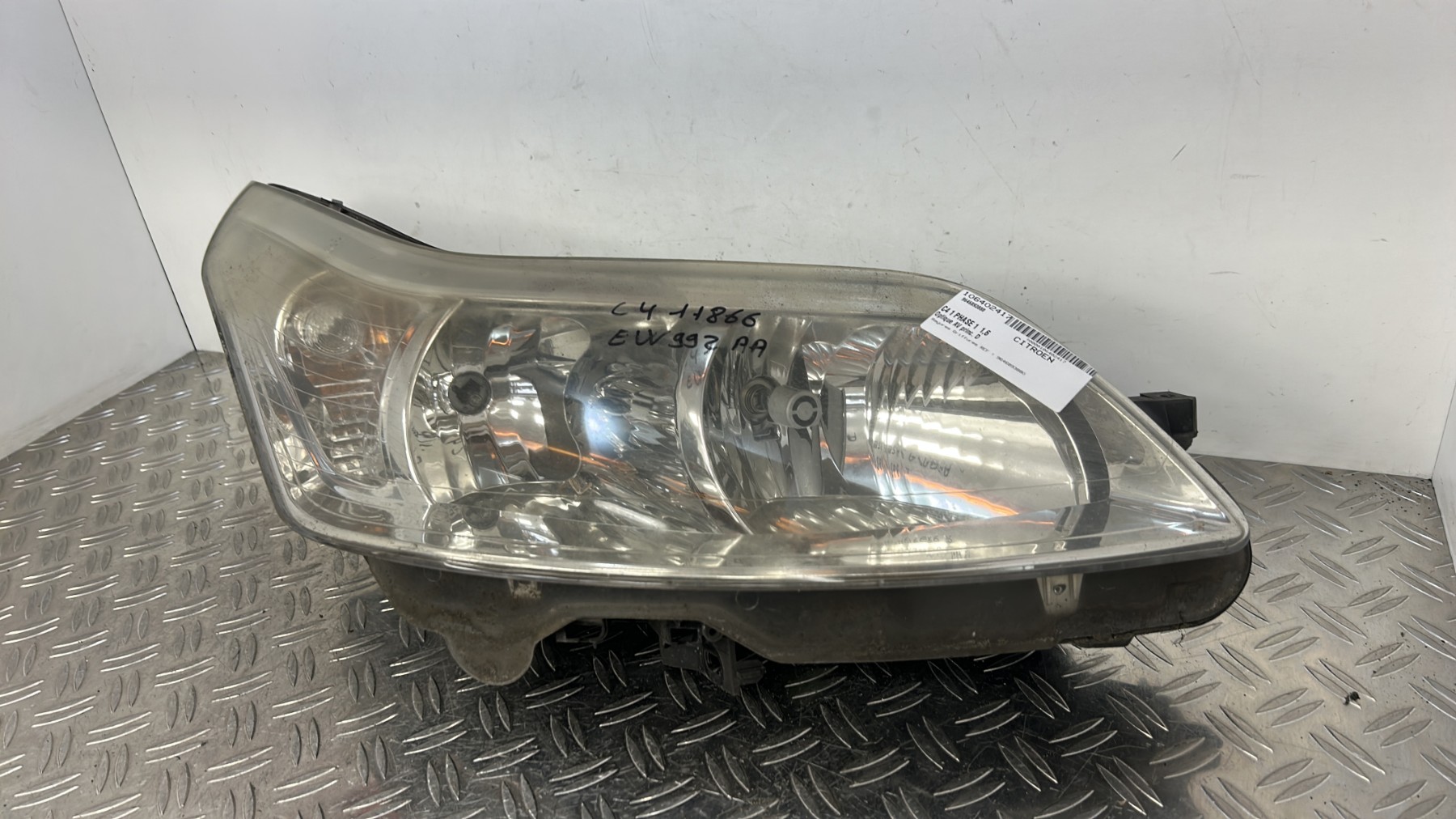 Optique avant principal droit (feux)(phare) CITROEN C4 1 PHASE 1 – 9646893880