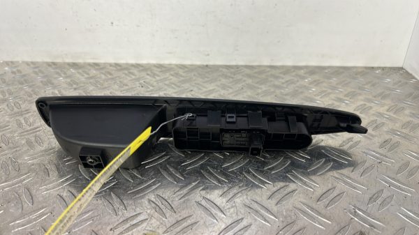 Interrupteur de leve vitre avant droit CITROEN C4 1 PHASE 1 – 9661465677