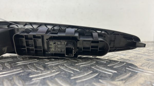 Interrupteur de leve vitre avant droit CITROEN C4 1 PHASE 1 – 9661465677