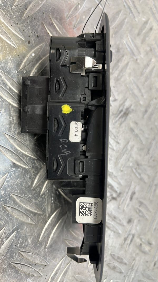 Interrupteur de leve vitre avant gauche PEUGEOT 208 1 PHASE 1 – 96751127ZD