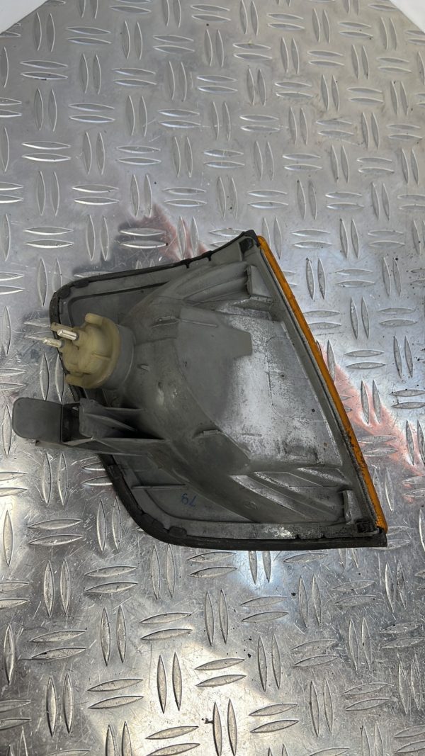 Optique avant secondaire droit (feux)(clignotant) MERCEDES CLASSE E 124 PHASE 2 – 42704R6