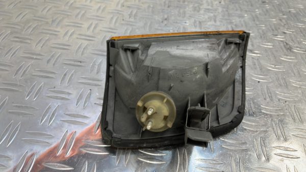 Optique avant secondaire droit (feux)(clignotant) MERCEDES CLASSE E 124 PHASE 2 – 42704R6