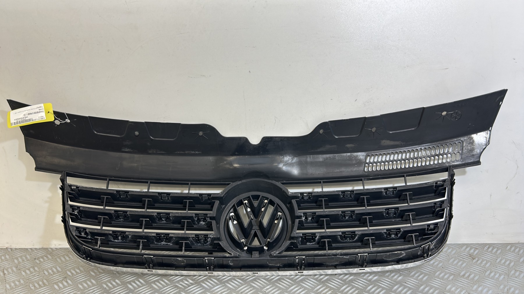 Calandre VOLKSWAGEN TRANSPORTER 5 PHASE 1 – 7H5807101
