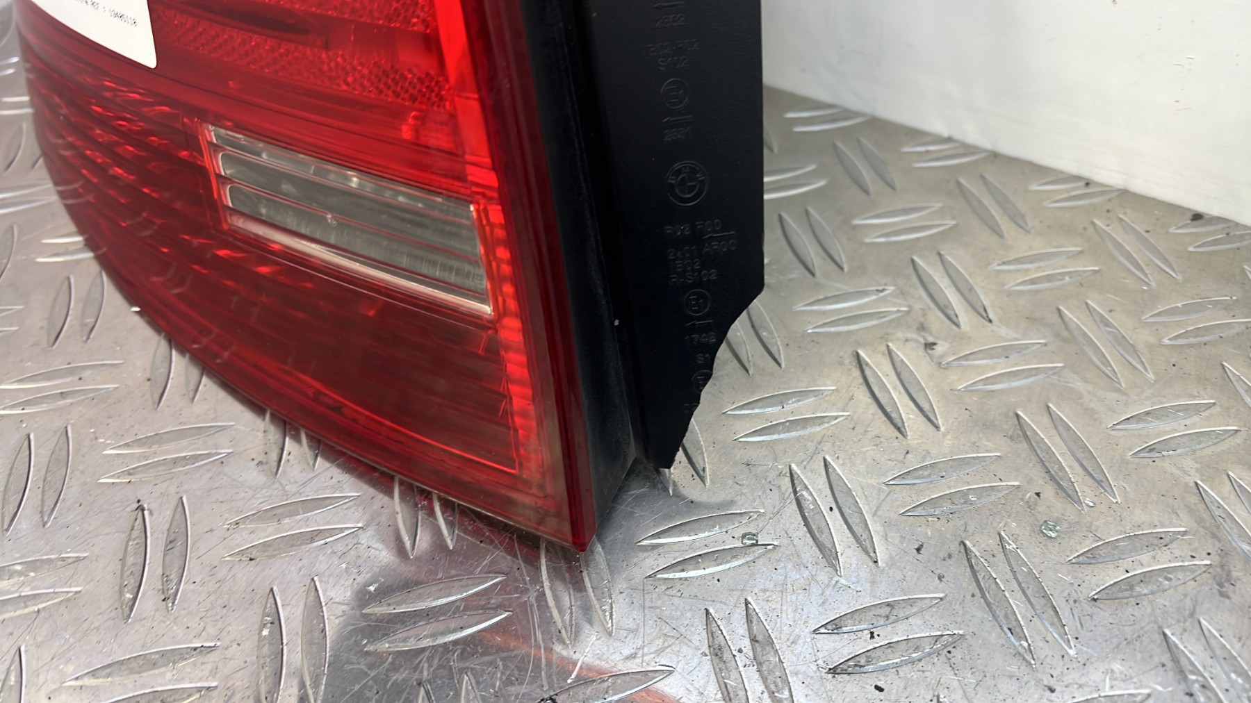 Feu arriere principal gauche (feux)