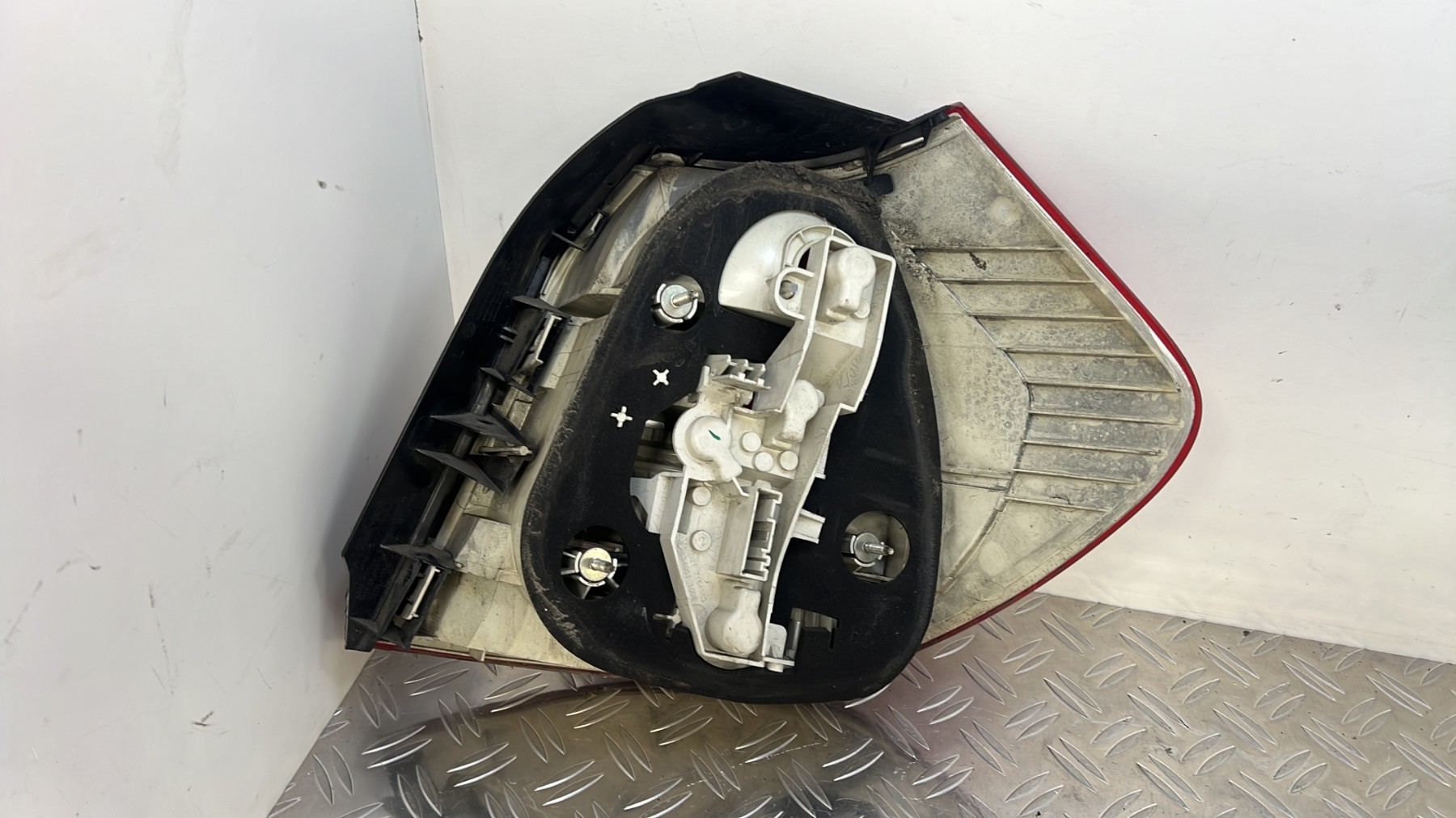 Feu arriere principal gauche (feux)