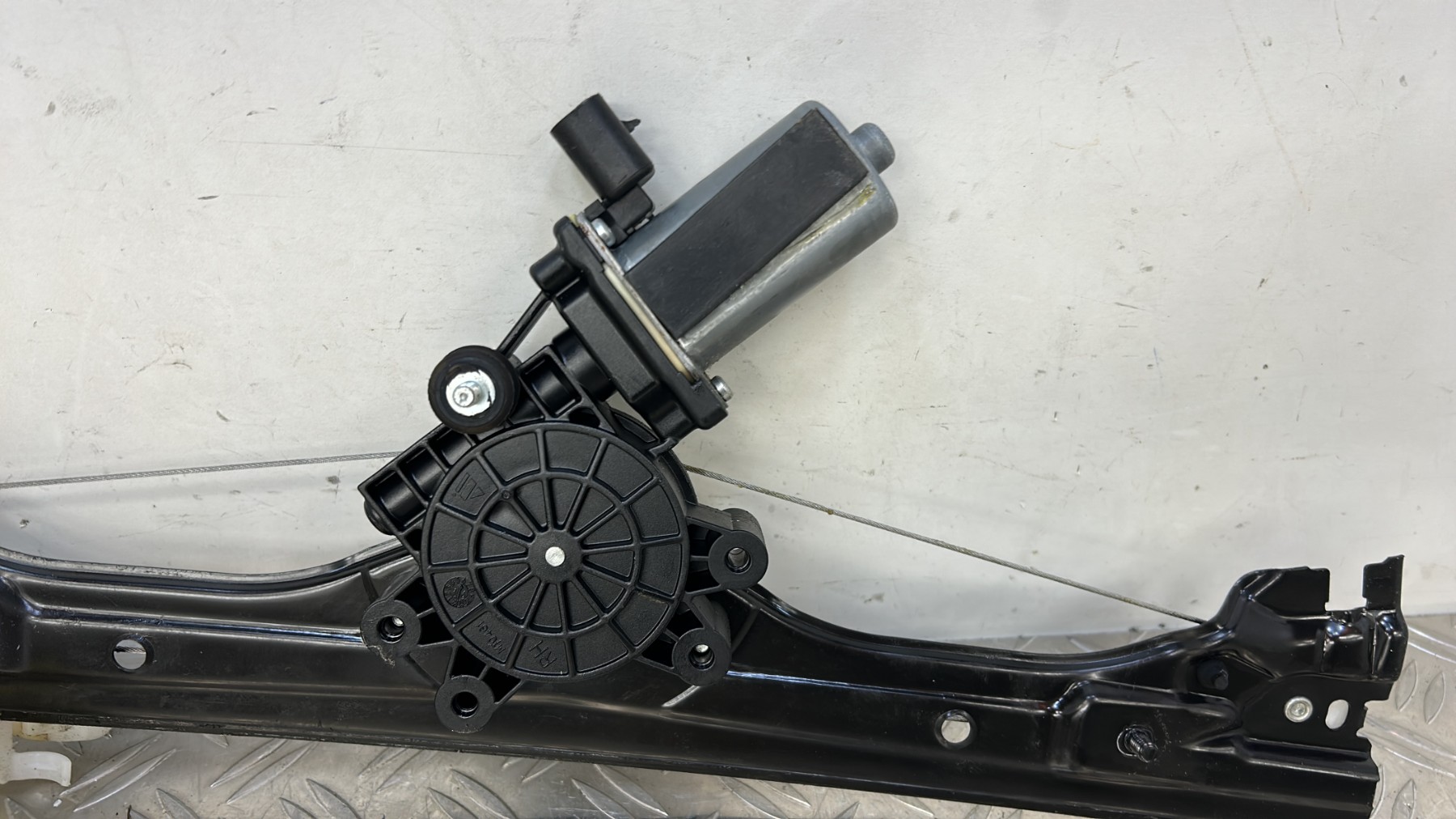 Leve vitre electrique avant droit