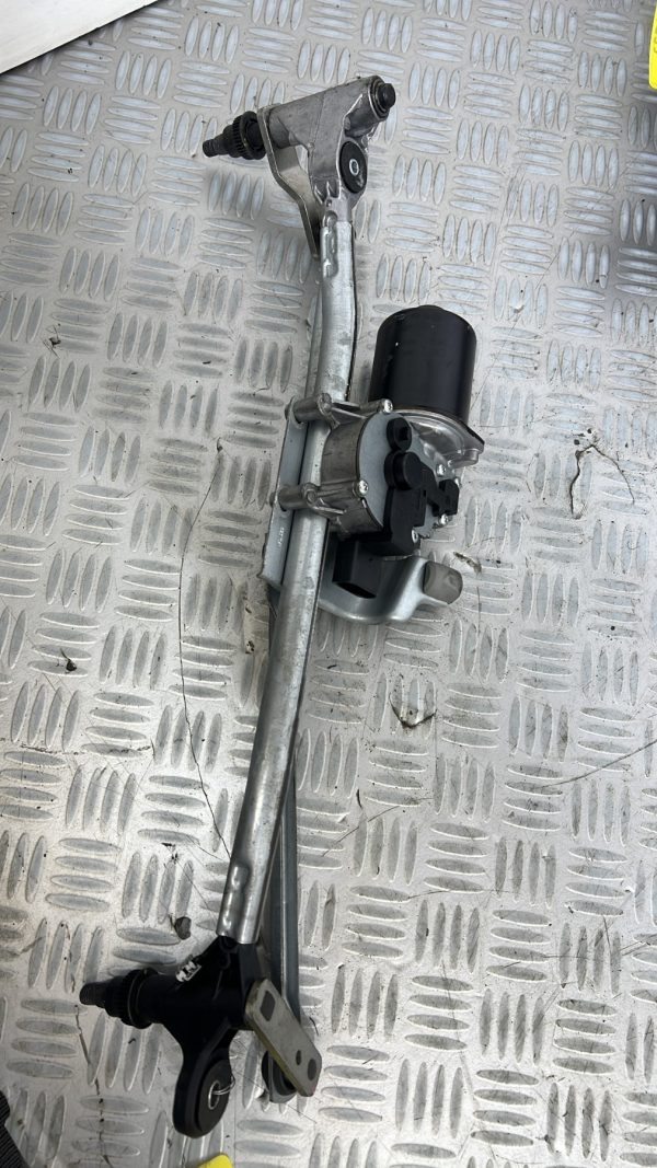 Moteur essuie glace avant