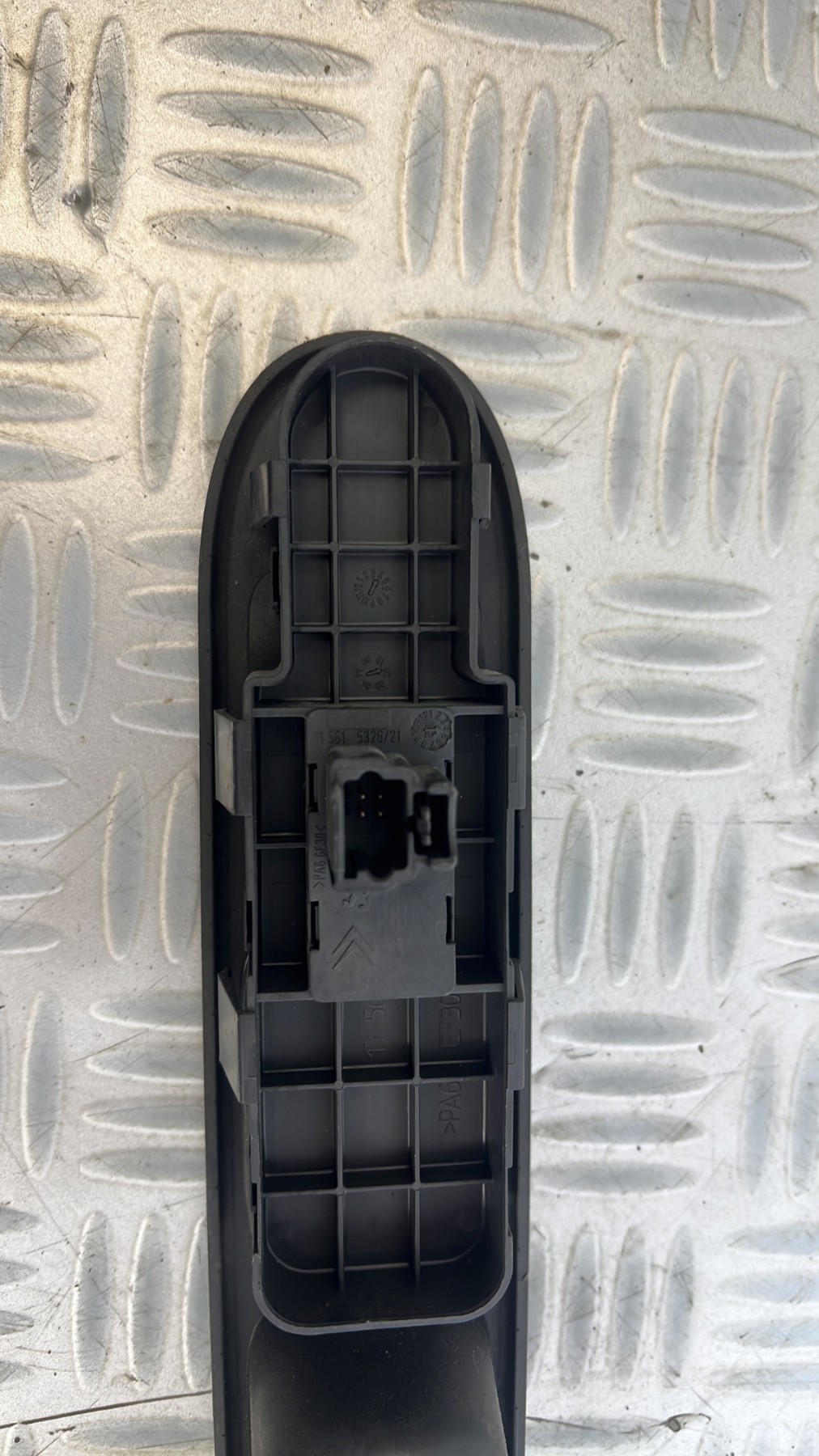 Interrupteur de leve vitre avant droit