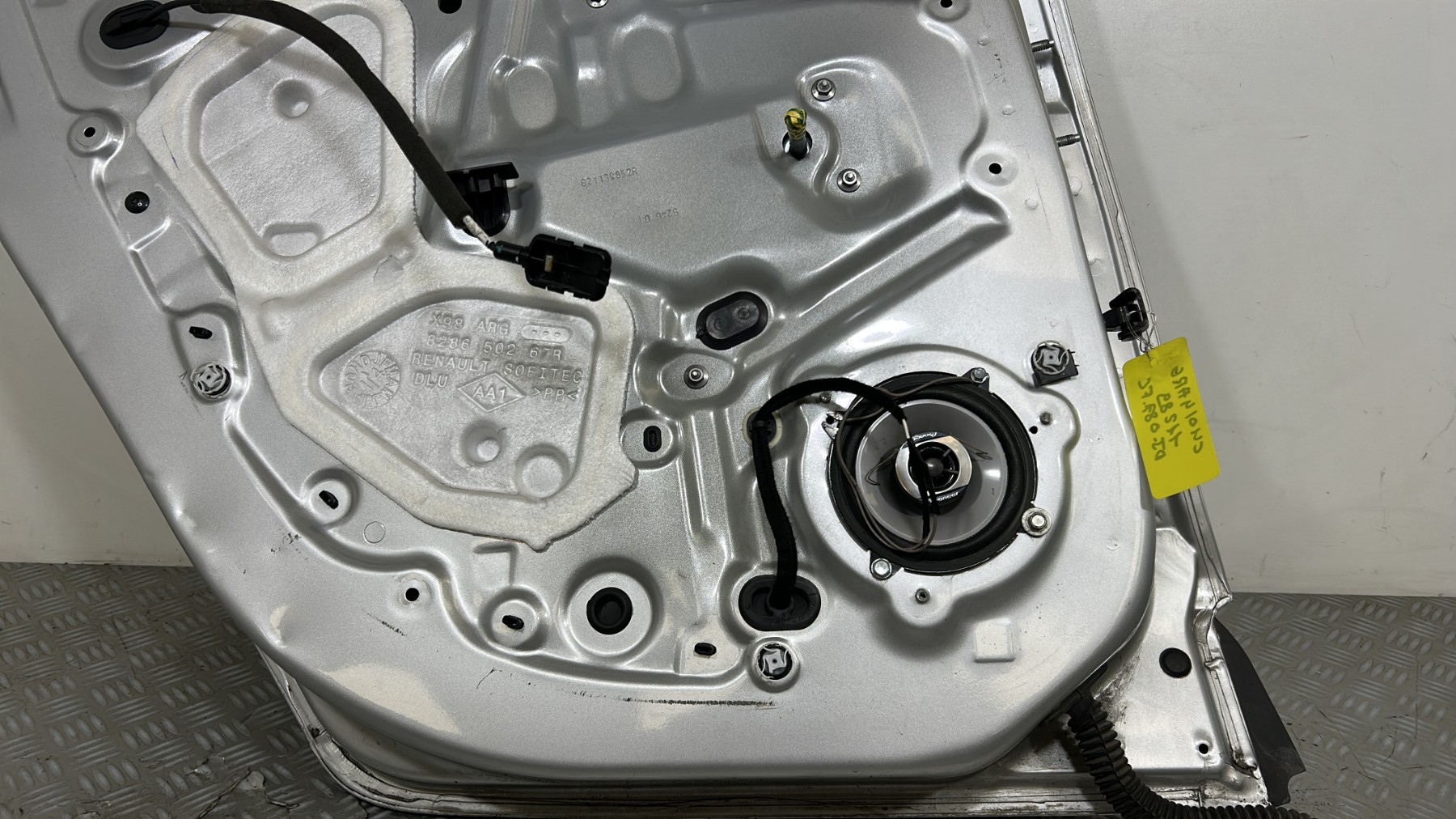 Porte arriere gauche RENAULT CLIO 4 PHASE 1 – 821012089R