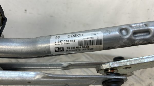 Moteur essuie glace avant PEUGEOT PARTNER 2 PHASE 3 – 9682861480