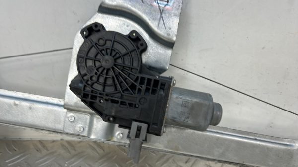 Leve vitre electrique avant gauche