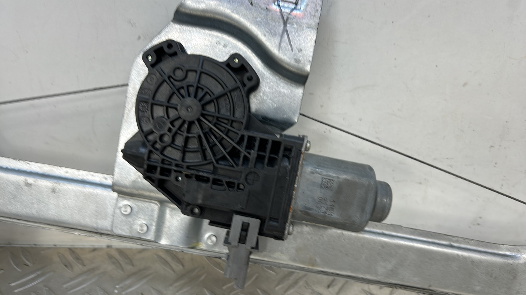 Leve vitre electrique avant gauche