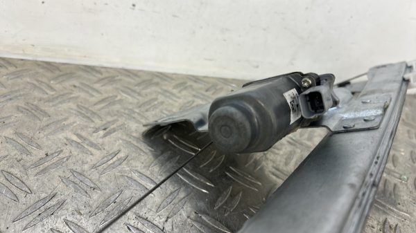 Leve vitre electrique avant droit