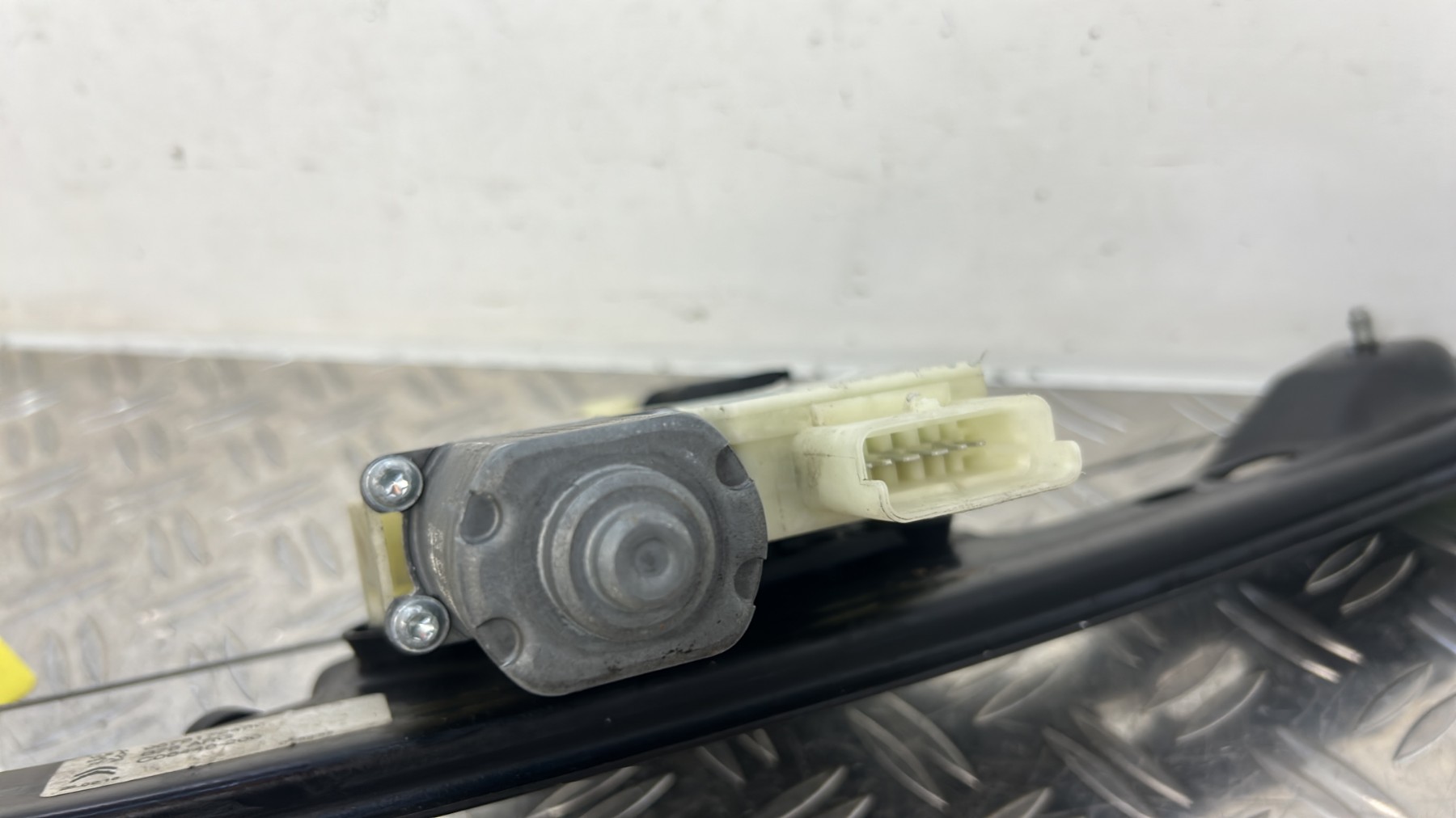 Leve vitre electrique arriere gauche CITROEN C4 GRAND SPACETOURER – 9676172480