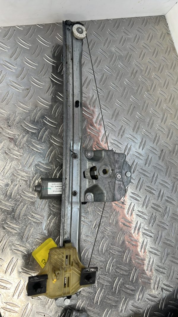 Leve vitre electrique avant gauche RENAULT CLIO 4 PHASE 1 – 807213867r
