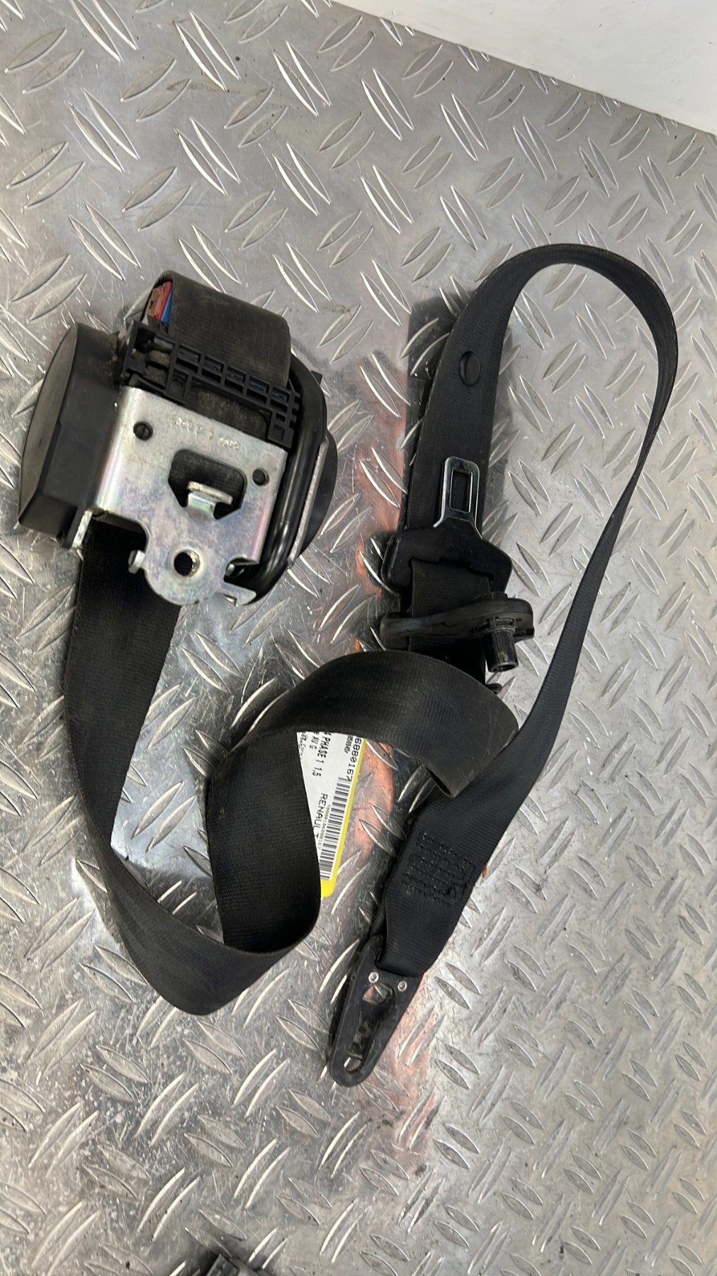 Ceinture avant gauche RENAULT CLIO 4 PHASE 1 – 868850945r