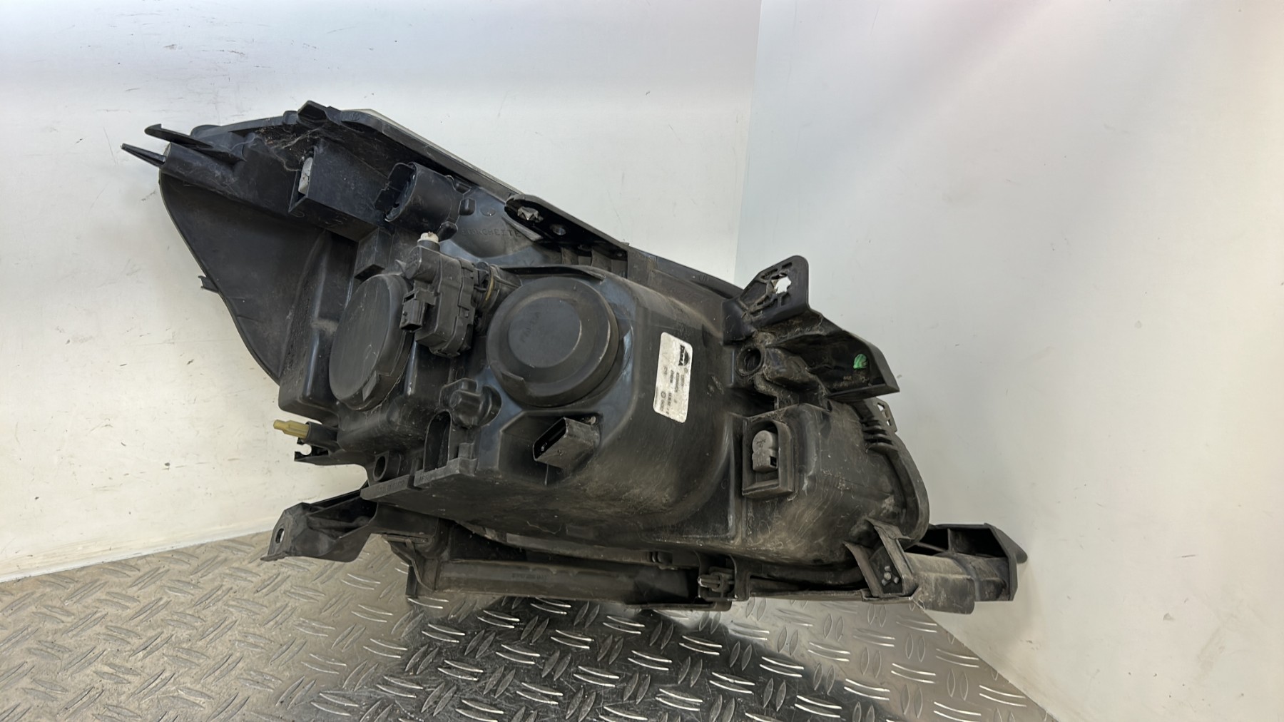 Optique avant principal gauche (feux)(phare) RENAULT CLIO 3 PHASE 1 – 8200459824