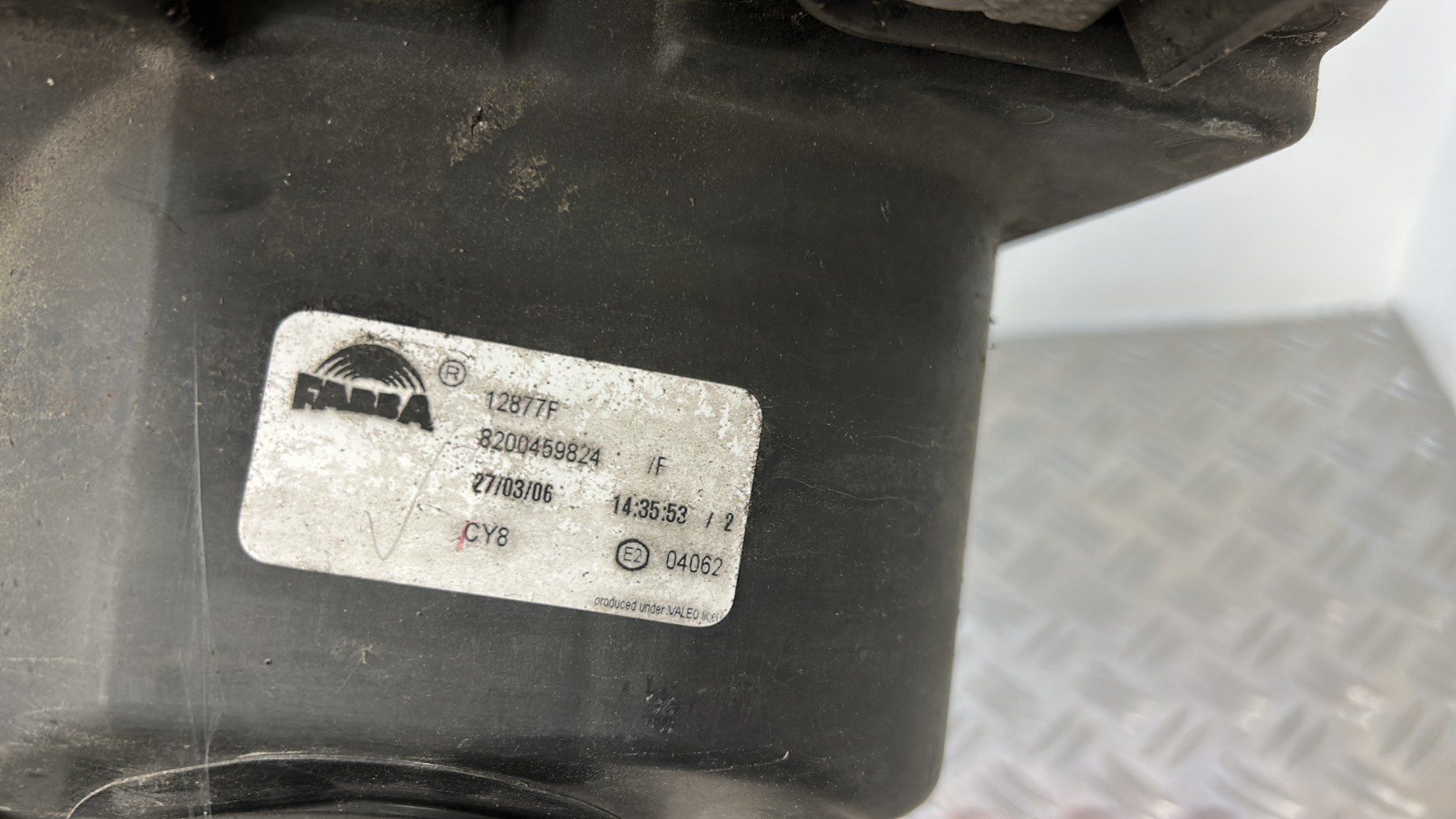 Optique avant principal gauche (feux)(phare) RENAULT CLIO 3 PHASE 1 – 8200459824