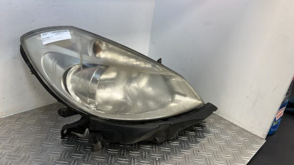 Optique avant principal droit (feux)(phare) RENAULT CLIO 3 PHASE 1 – 8200459823