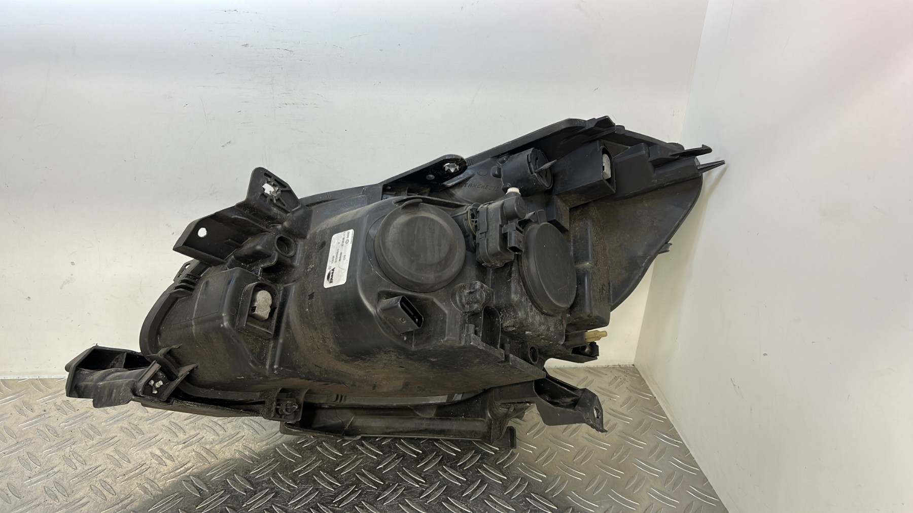Optique avant principal droit (feux)(phare) RENAULT CLIO 3 PHASE 1 – 8200459823