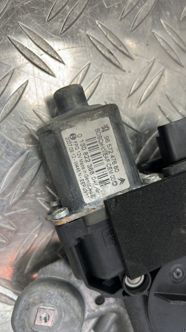 Leve vitre electrique avant gauche PEUGEOT 308 1 PHASE 1 – 9657247680