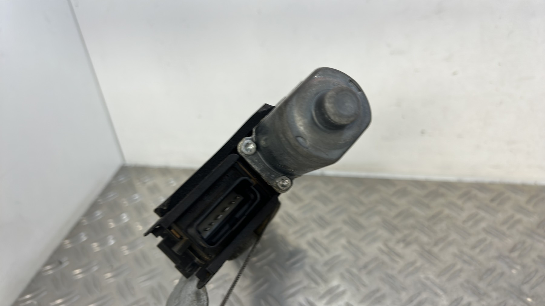 Leve vitre electrique avant gauche PEUGEOT 308 1 PHASE 1 – 9657247680