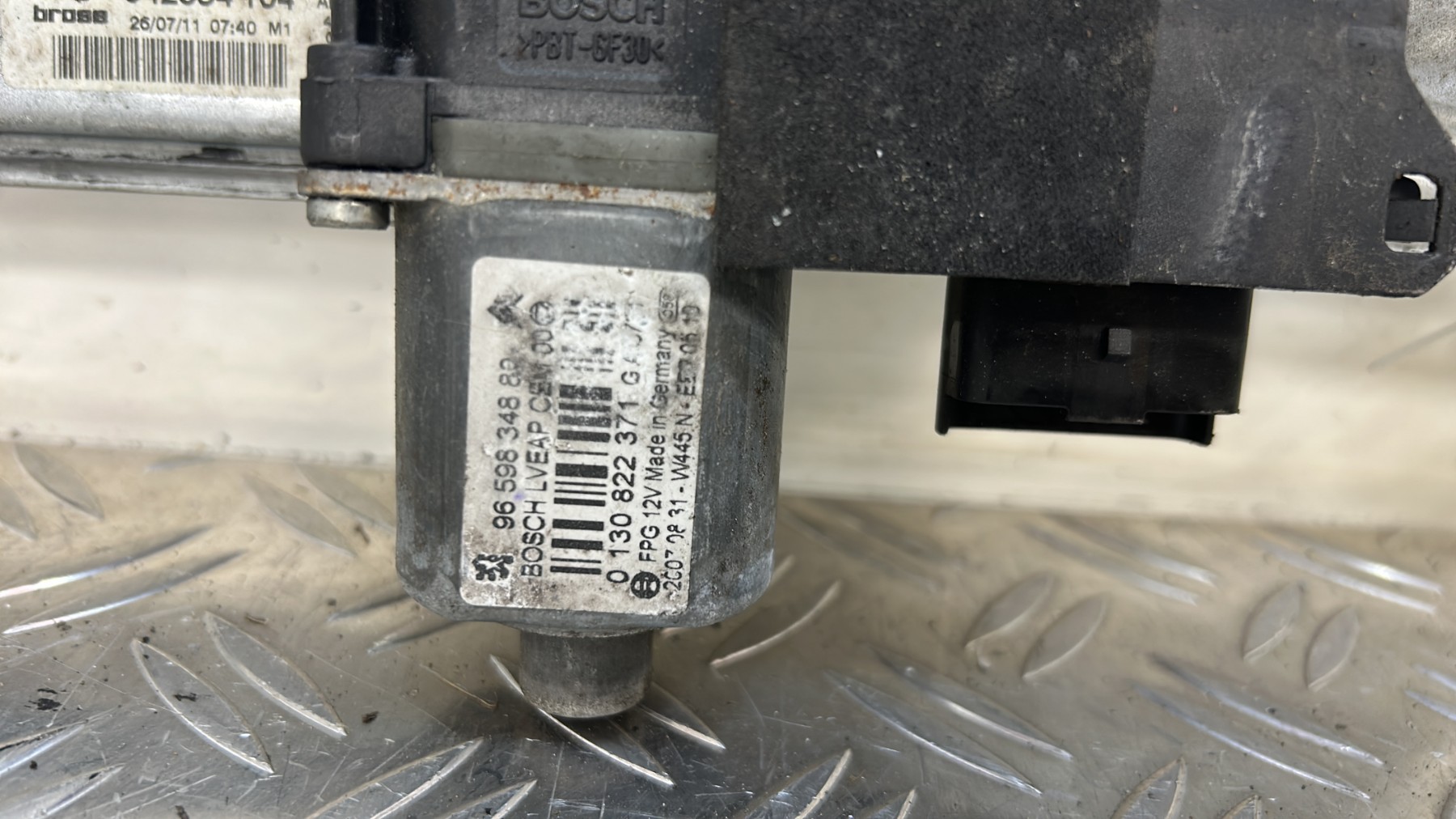 Leve vitre electrique arriere gauche PEUGEOT 308 1 PHASE 1 – 9659834880